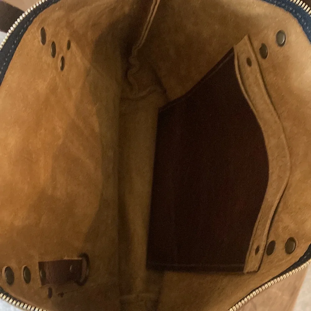 Button Rock Zip Leather Tote EUC